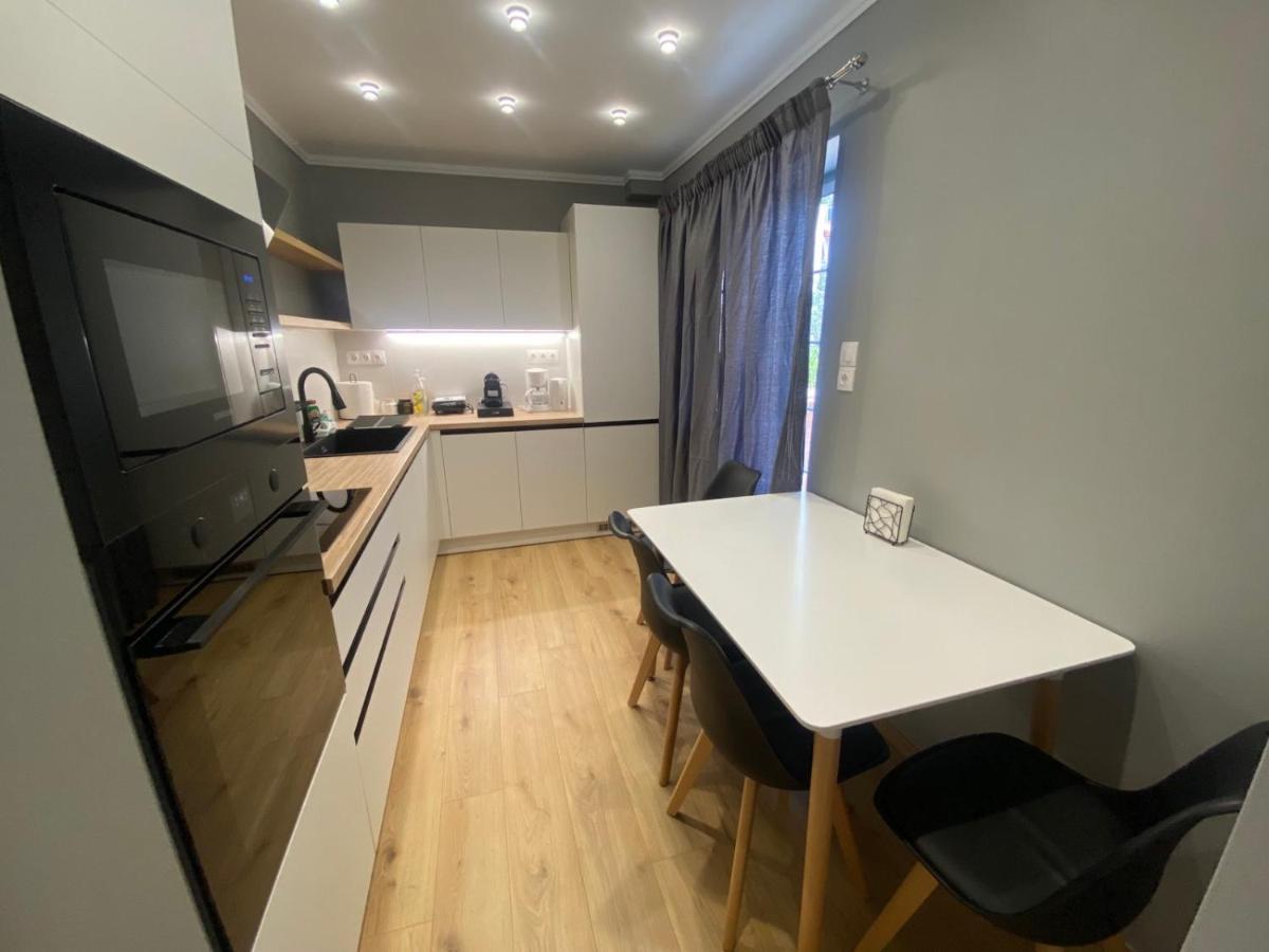 Comfortable Apartment Near To Metro Athen Eksteriør billede